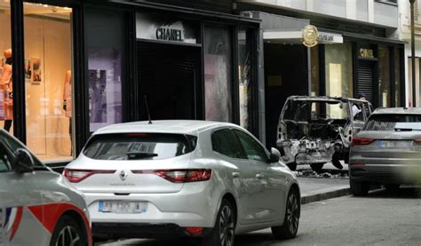 braquage chanel retrouvé|Une boutique Chanel braquée à la voiture.